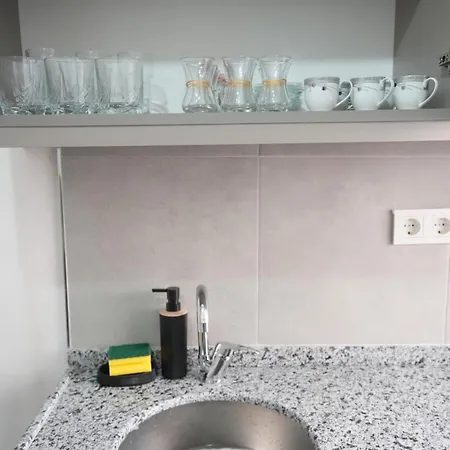 50 Steps To Tram,central And Stylish