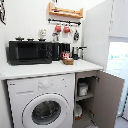 50 Steps To Tram,central And Stylish