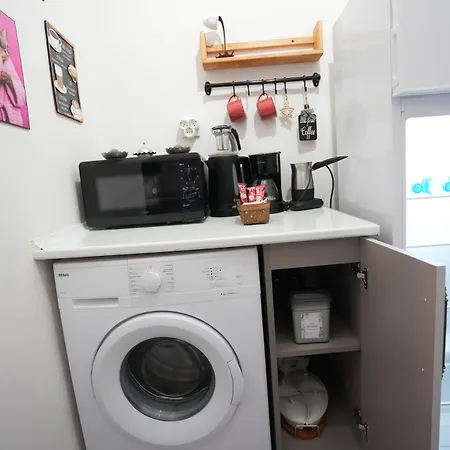 Apartment 50 Steps To Tram,central And Stylish